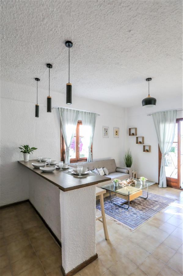Beachfront Deluxe Apt. เปฟโกโฮรี ภายนอก รูปภาพ